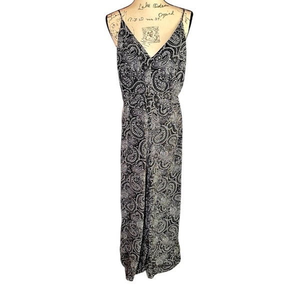 Forever 21 Black and White Paisley Jumpsuit - Picture 1 of 3